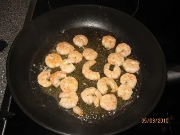 Spaghetti mit Knoblauch, ÖL und Garnelen - Spaghetti aglio e olio + Garnelen - Rezept - Bild Nr. 3