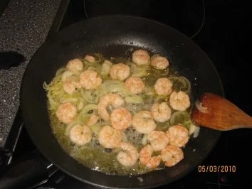 Spaghetti mit Knoblauch, ÖL und Garnelen - Spaghetti aglio e olio + Garnelen - Rezept - Bild Nr. 5