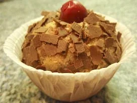 Rezept: Süsse Bällchen: Schokolade-Kirsch-Bälle Süsse Bällchen: Schokolade-Kirsch-Bälle - Rezept