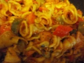 Gemüse & Co: Gemüseragout mit Fiorelli tricolori - Rezept