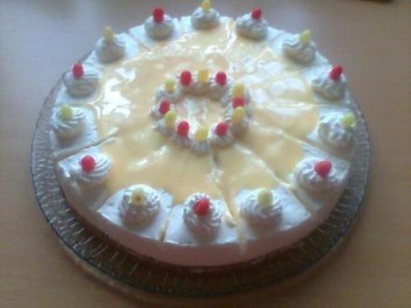 Köstliche Schokoladentorte mit Eierlikör Mit Bilder - schnell &amp; einfach ...