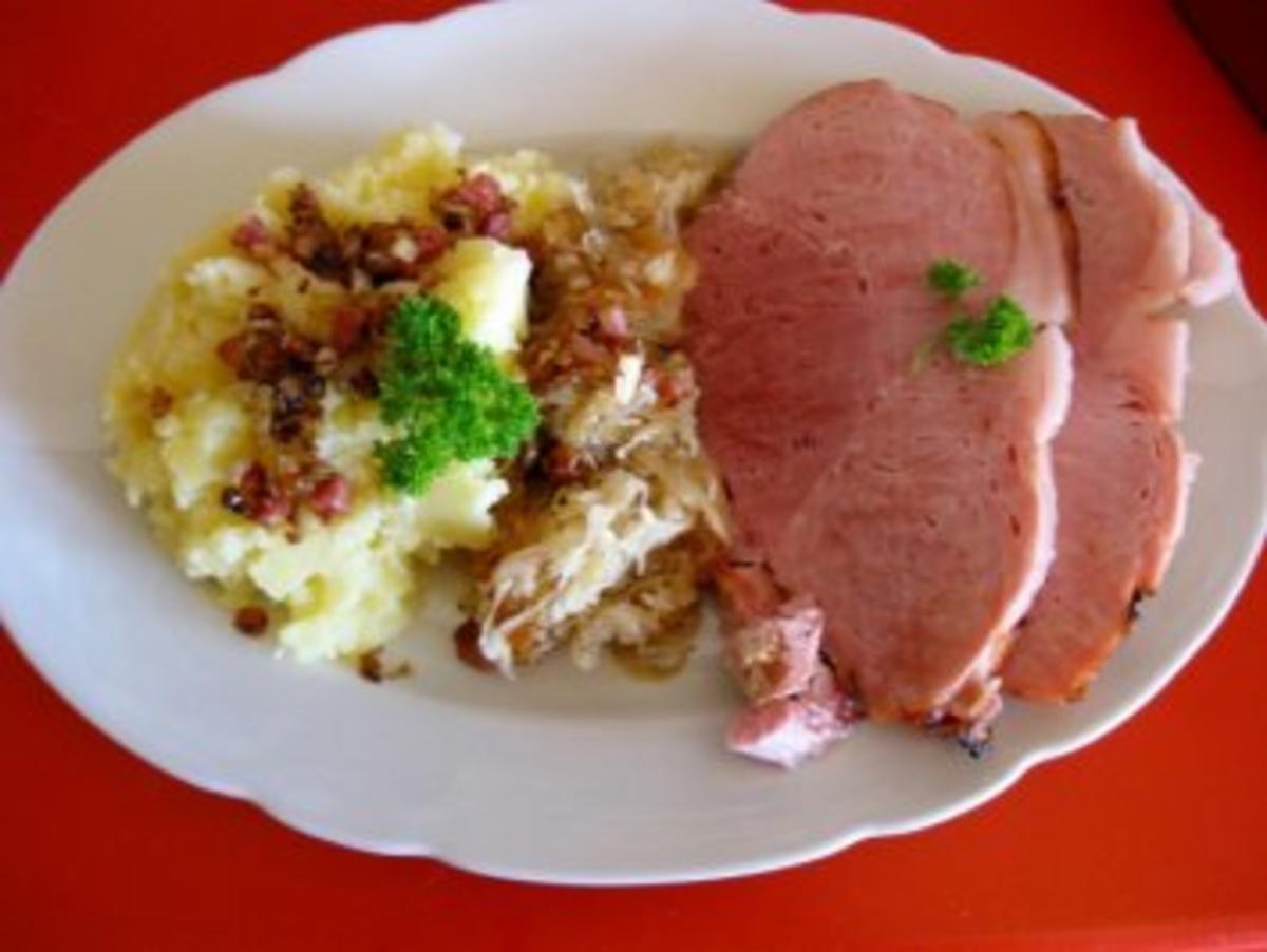 Bilder für Schinkenkrustenbraten saftig und lecker.....mit Sauerkraut-Stampfkartoffeln - Rezept