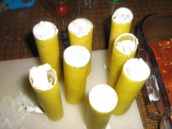 Cannelloni gefüllt mit Chamignon-Kräuter- Ricotta in Tomatensoße - Rezept - Bild Nr. 4