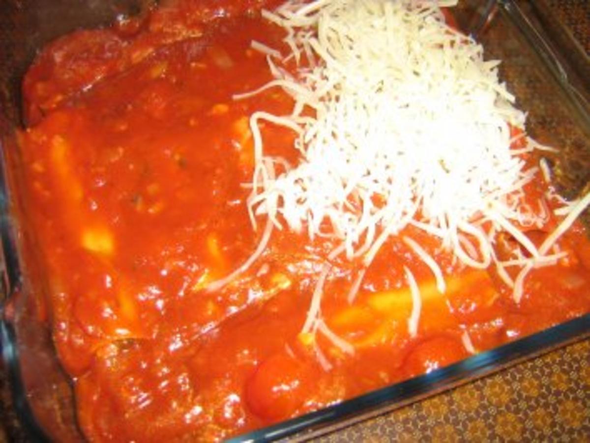 Cannelloni gefüllt mit Chamignon-Kräuter- Ricotta in Tomatensoße - Rezept - Bild Nr. 6