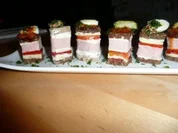 TAPAS/FLEISCH:Fleischkäsekonfekt - Rezept