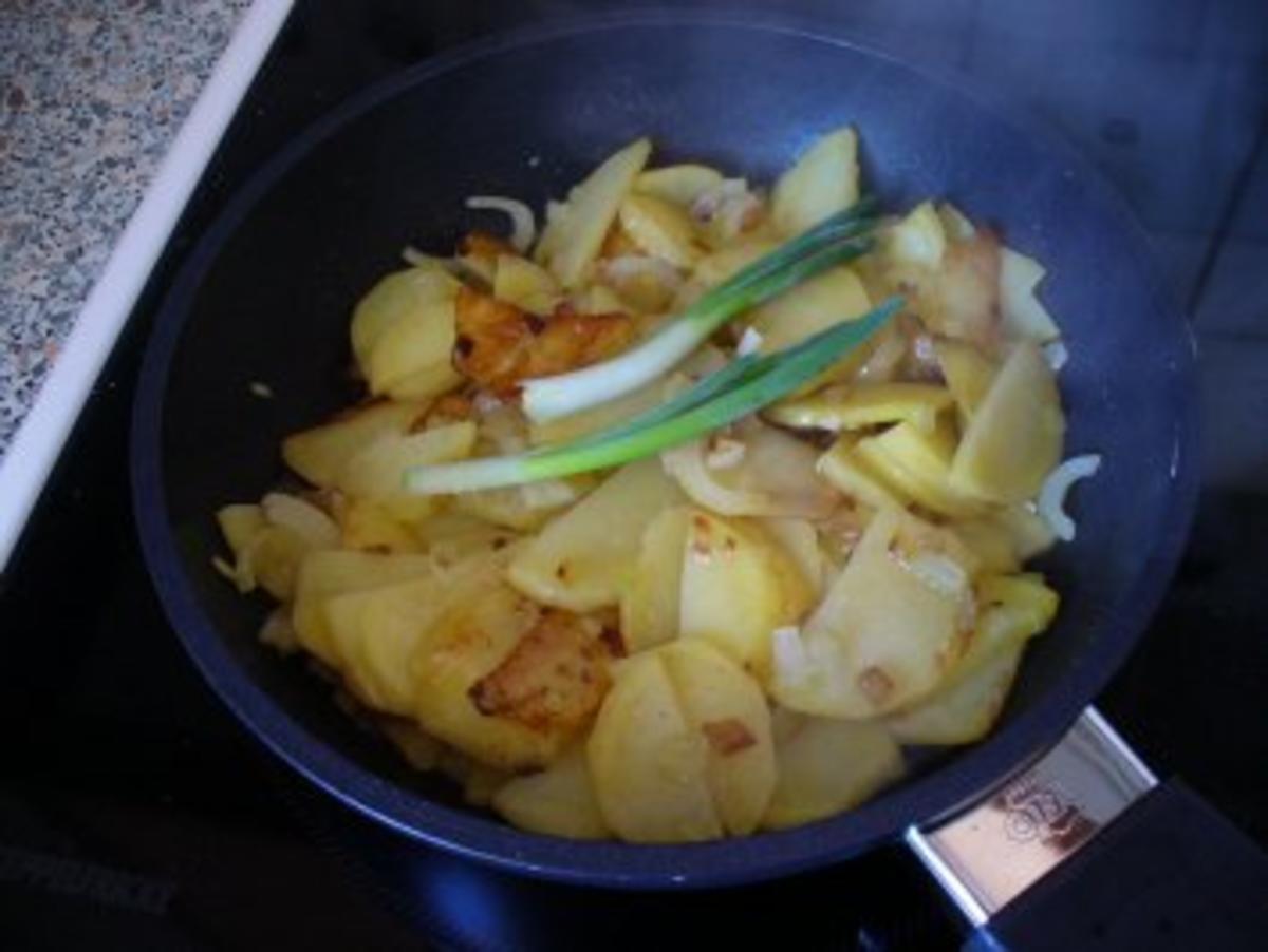 Bratkartoffeln mit  Brathering - selbstgemacht - - Rezept - Bild Nr. 4