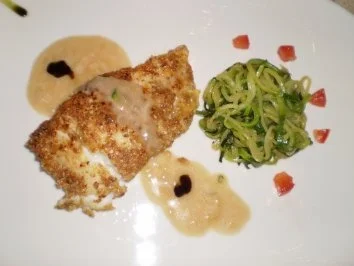 Kabeljau in der Gewürz- Sesam- Kruste mit Zucchininudeln - Rezept