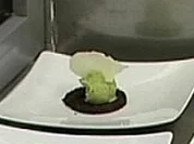 Rezept: Basilikumeis mit hauchdünnem Parmesan Basilikumeis mit hauchdünnem Parmesan - Rezept