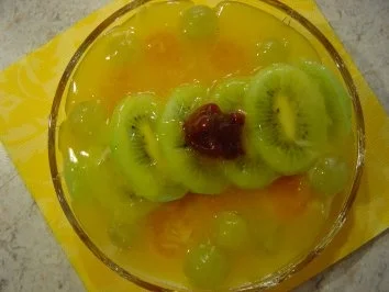 Löffelbisquit mit Frucht und Eierlikör - Rezept