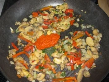 Rezept: Herzhaft umhüllte Bratwurst im Blätterteig Bild Nr. 6 Herzhaft umhüllte Bratwurst im Blätterteig - Rezept - Bild Nr. 6