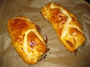 Rezept: Herzhaft umhüllte Bratwurst im Blätterteig Bild Nr. 10 Herzhaft umhüllte Bratwurst im Blätterteig - Rezept - Bild Nr. 10