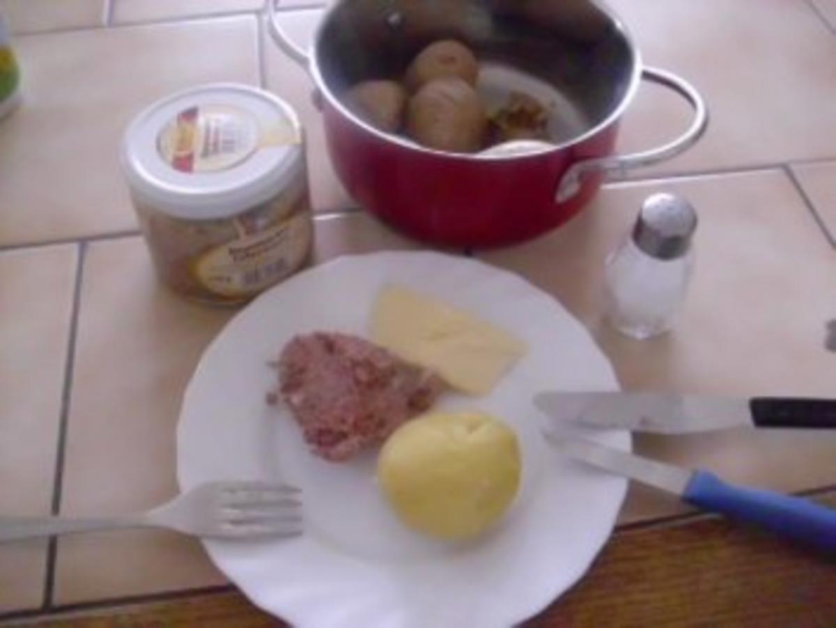Pellkartoffeln mit Leberwurst ~ Butter ~ Salz - Rezept