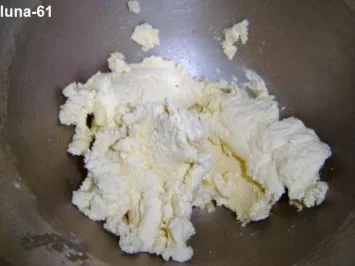 Rezept: Zitronenkuchen..schnell gemacht und sooooo lecker! Bild Nr. 4 Zitronenkuchen..schnell gemacht und sooooo lecker! - Rezept - Bild Nr. 4