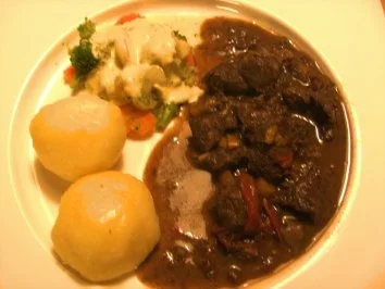 Rezept: Fleisch: Rotweingulasch Fleisch: Rotweingulasch - Rezept