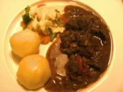 Fleisch: Rotweingulasch - Rezept