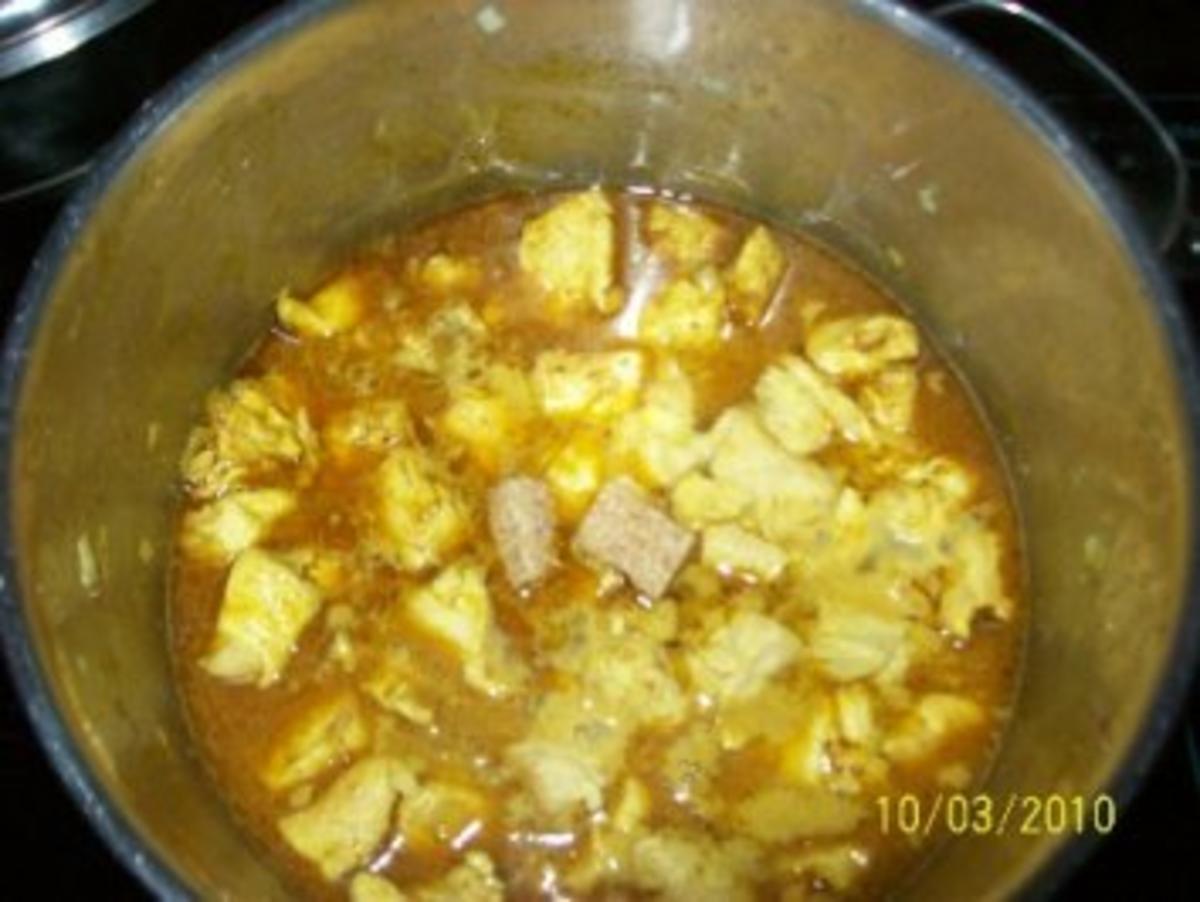 Huhn  gewürfelte Hühnerfleisch in einer Curry-Sahne-Sauce (hausgemacht) - Rezept - Bild Nr. 3