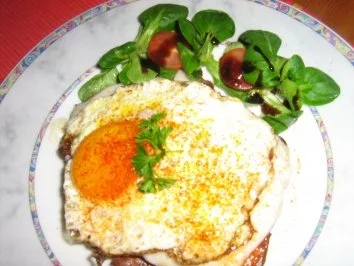 Gebackener Leberkäse auf Toast, mit Ziegenkäse und Ei - Rezept - Bild Nr. 8