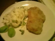 Parmesan-Schnitzel aus Schweinelende mit Zitronen-Nudeln - Rezept