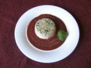Pistazienparfait auf Erdbeer - Basilikumpüree - Rezept