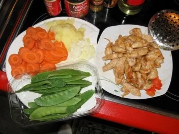 Rezept: Thai-Hähnchen-Gemüsewok Bild Nr. 8 Thai-Hähnchen-Gemüsewok - Rezept - Bild Nr. 8