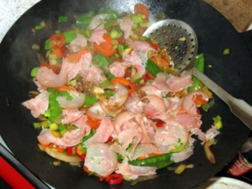 Thai-Hähnchen-Gemüsewok - Rezept mit Bild - kochbar.de