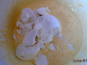 Rezept: LUNA'S SAFTIGER RICOTTAKUCHEN Bild Nr. 4 LUNA'S SAFTIGER RICOTTAKUCHEN - Rezept - Bild Nr. 4