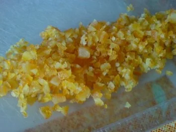 Rezept: Schweinemedaillons mit Orangeat-Kruste und Pfeffer-Rahmsoße Bild Nr. 5 Schweinemedaillons mit Orangeat-Kruste und Pfeffer-Rahmsoße - Rezept - Bild Nr. 5