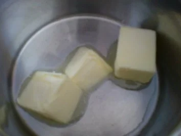 Rezept: Schweinemedaillons mit Orangeat-Kruste und Pfeffer-Rahmsoße Bild Nr. 6 Schweinemedaillons mit Orangeat-Kruste und Pfeffer-Rahmsoße - Rezept - Bild Nr. 6