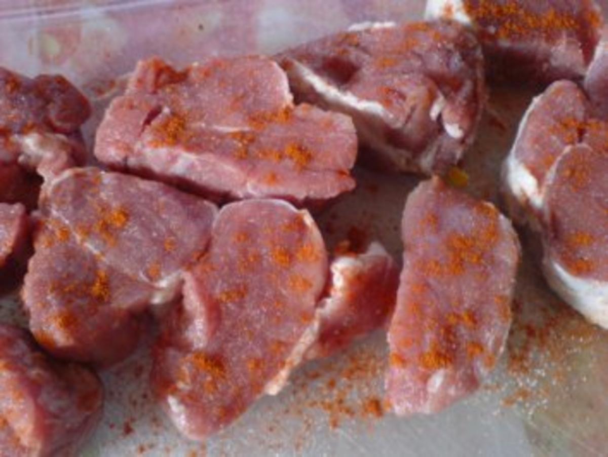 Schweinemedaillons mit Orangeat-Kruste und Pfeffer-Rahmsoße - Rezept - Bild Nr. 8