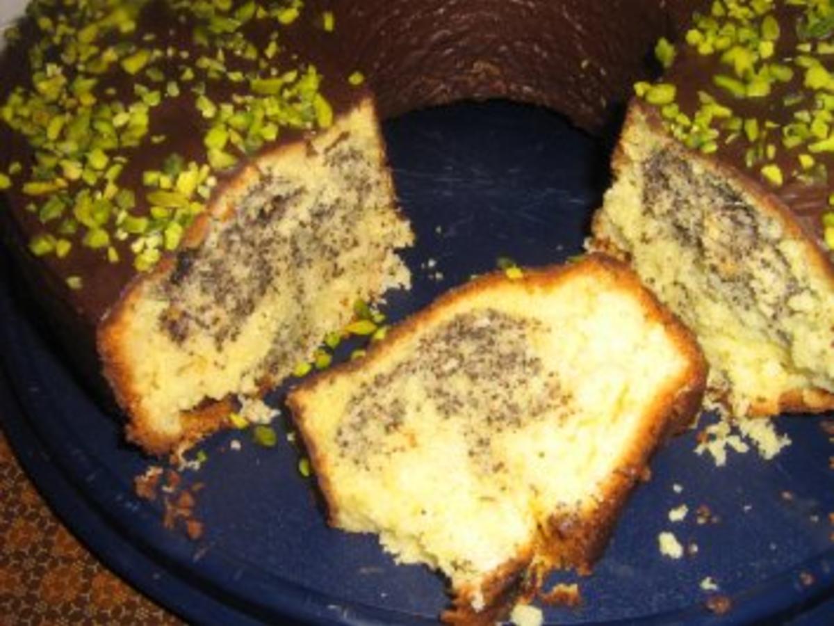 Eierlikör Kokoskuchen mit Mohnfüllung marmoriert - schnell & einfach ... Eierlikör Kokoskuchen mit Mohnfüllung marmoriert - schnell & einfach ...