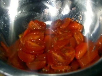 Ziegenkäse-Hackfleischtaschen mit Joghurt-Knoblauch-Minz-Sauce - Rezept - Bild Nr. 3