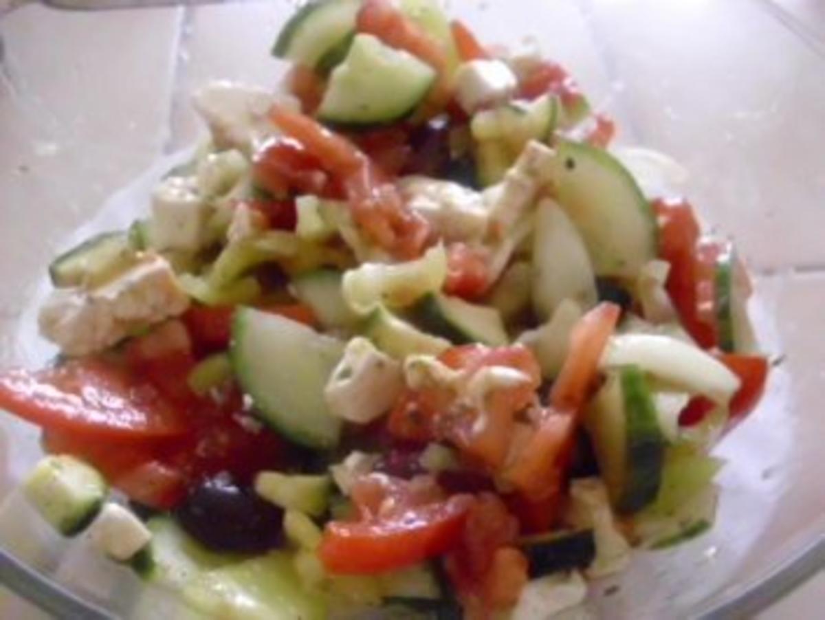 griechischer Salat - Rezept - Bild Nr. 7