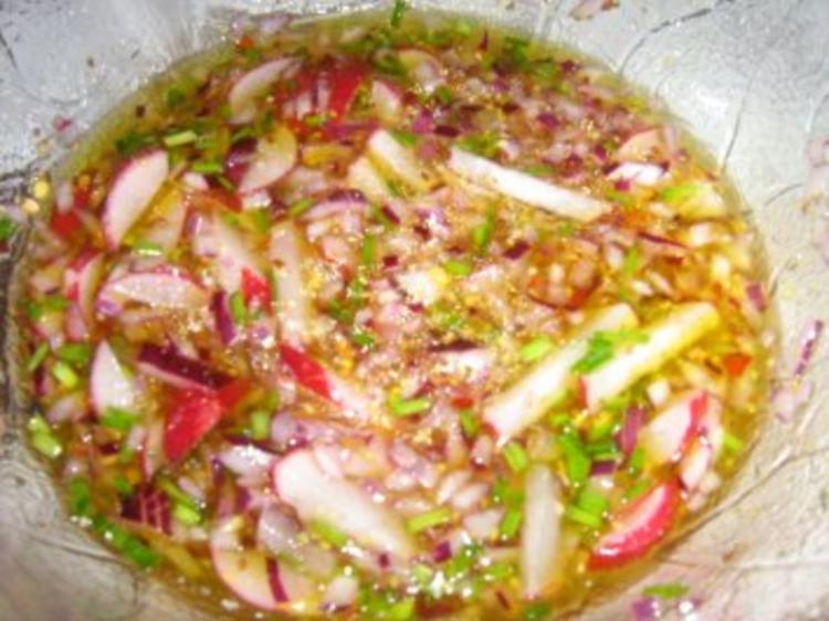 Feldsalat mit Tomatenfilets und Radieschen - schnell &amp; einfach - 84 ...