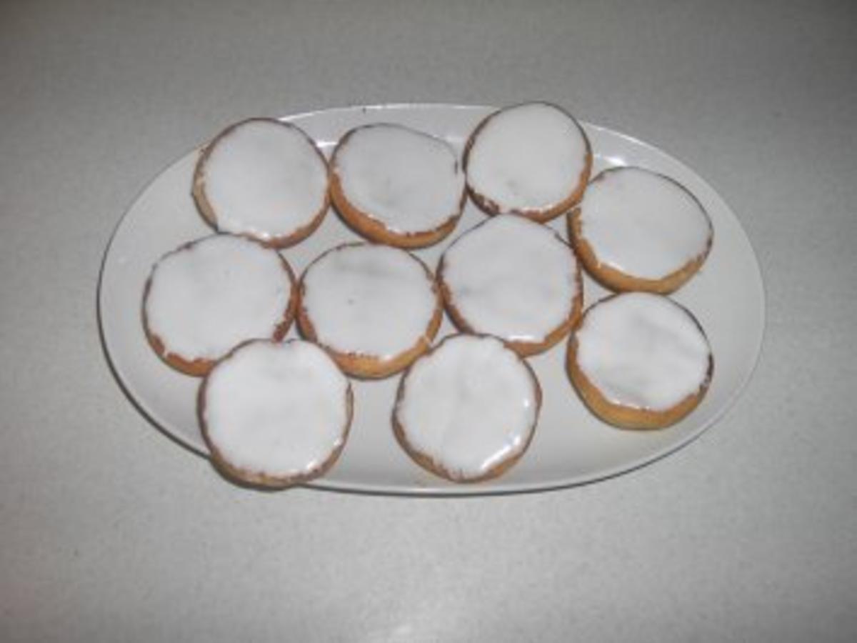 Amerikaner mit Hirschhornsalz und Vanillepudding Rezepte - kochbar.de