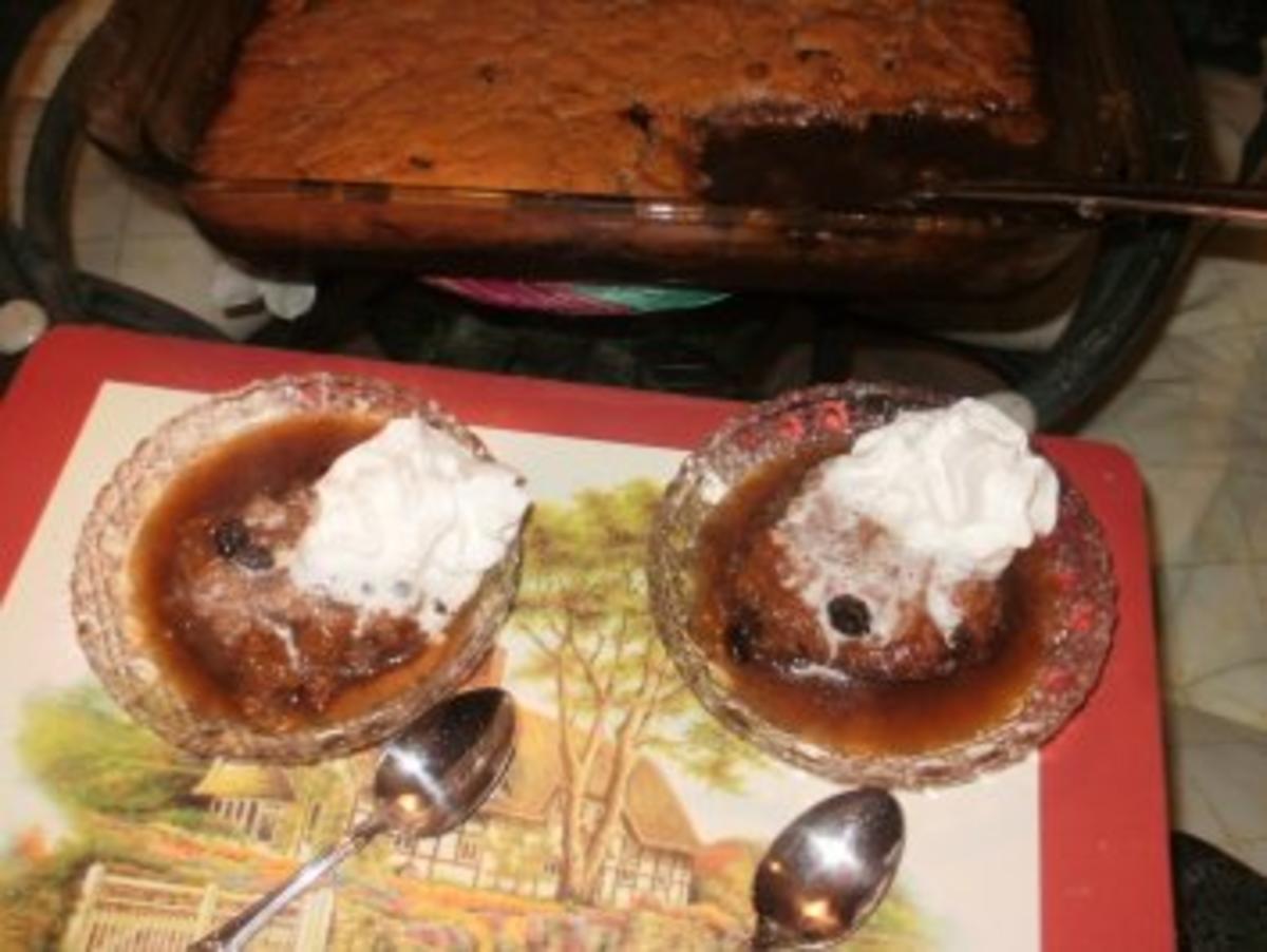 Bilder für Pudding: Rosinen Pudding - ein altes Rezept von dem Sklaven Kochbuch - Pudding schwimmt in eigener Fluessigkeit - Rezept