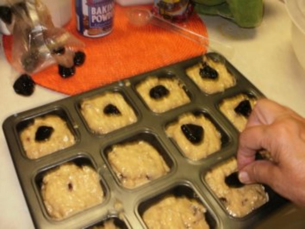 Muffins: Haferflocken mit Fruechten - Amerikanisch  - wenn man keine Zeit hat fuer Fruehstueck - Rezept - Bild Nr. 4