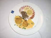 Gebackene Jakobsmuschel an Zwiebel-Chilischoten und Honigsoße - Rezept