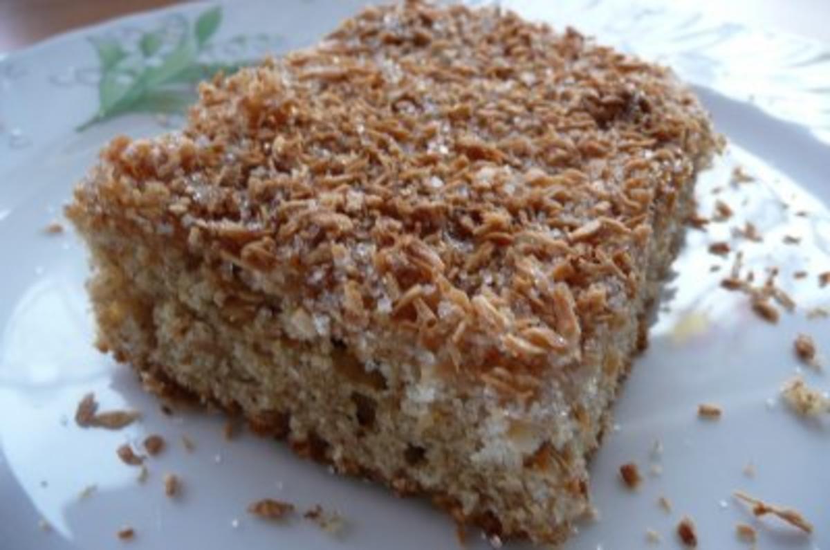 Kuchen: Dinkel-Blechkuchen mit Kokosraspeln - Rezept