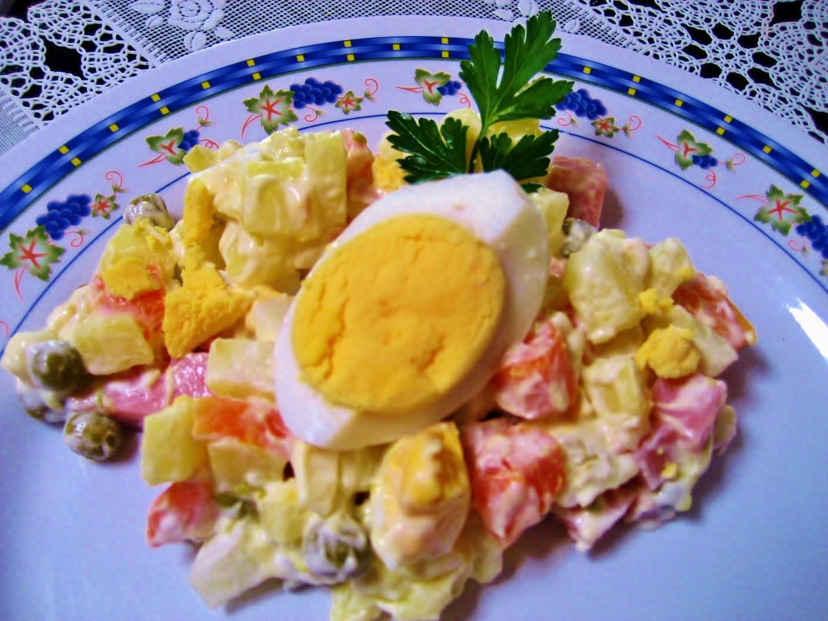 Russischer Kartoffelsalat - Rezept mit Bild - kochbar.de