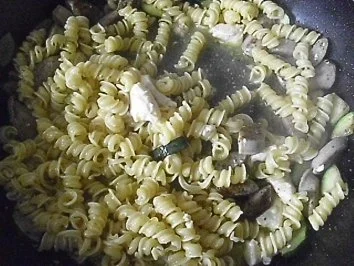 Nudel-Bratwurstpfanne - Rezept - Bild Nr. 8