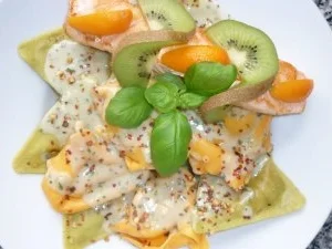 Rezept: Tortellini "due colori" mit Gorgonzola-Cidre-Sauce und Lachs Tortellini "due colori" mit Gorgonzola-Cidre-Sauce und Lachs - Rezept