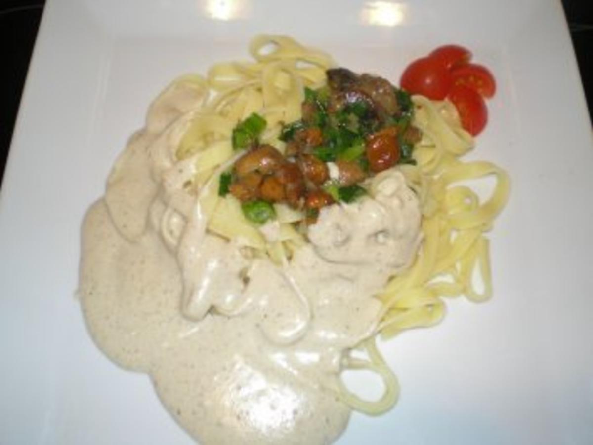 Nudeln an Waldpilzsauce - Rezept