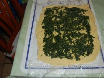 Rezept: Bratwurst mit Kartoffel-Spinat-Schnecken Bild Nr. 3 Bratwurst mit Kartoffel-Spinat-Schnecken - Rezept - Bild Nr. 3