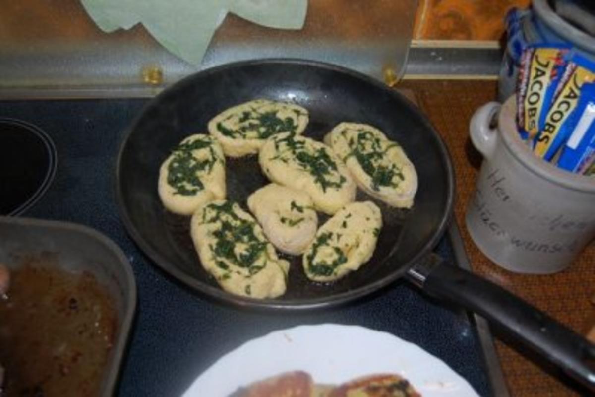 Bratwurst mit Kartoffel-Spinat-Schnecken - Rezept - Bild Nr. 5