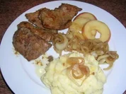 Kalbsleber Berliner Art mit Äpfeln, Zwiebel und feinem Kartoffelstock - Rezept