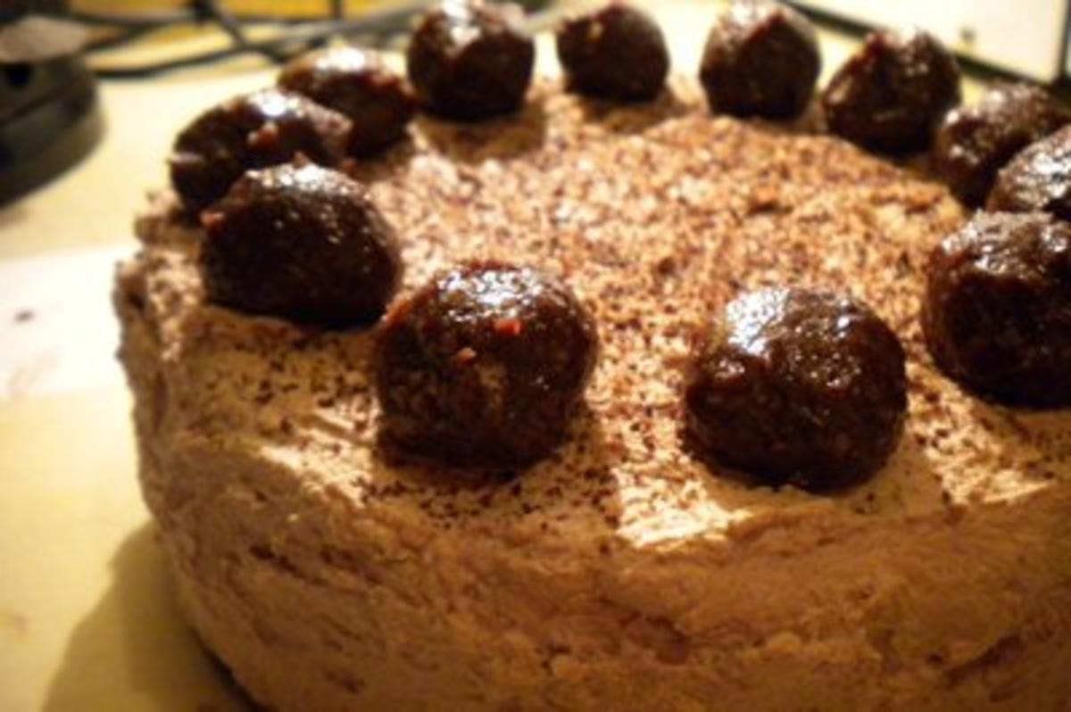 Kuchen: Schokosahne-Pralinen-Torte - Rezept