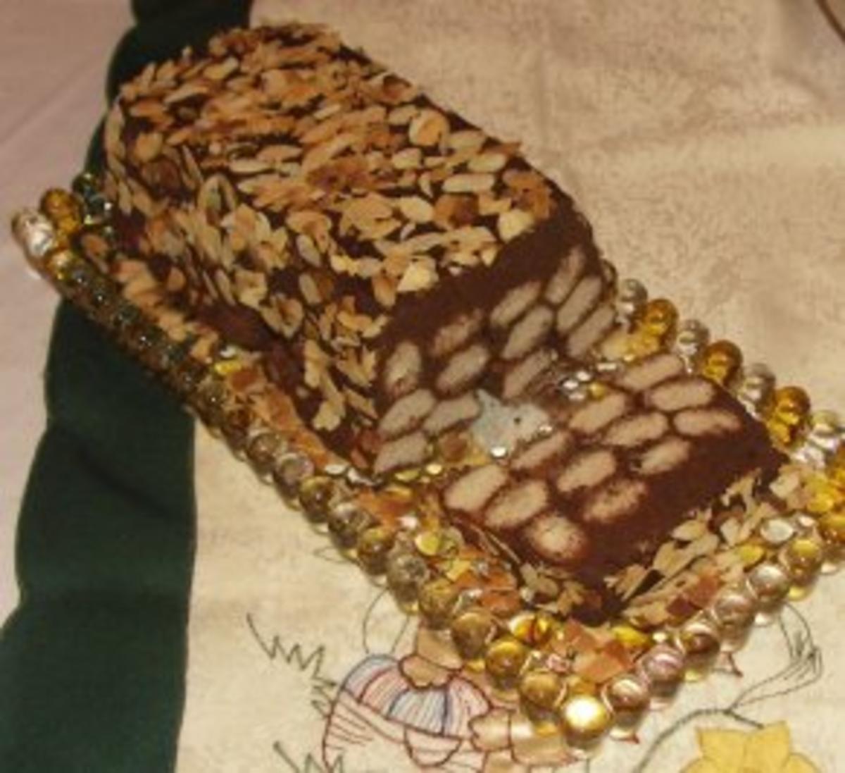 gekühlter Schokokuchen mit Löffelbisquit - Rezept - kochbar.de