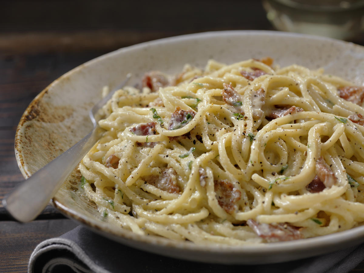 Spaghetti Carbonara mit Kräutern - Rezept - Bild Nr. 3