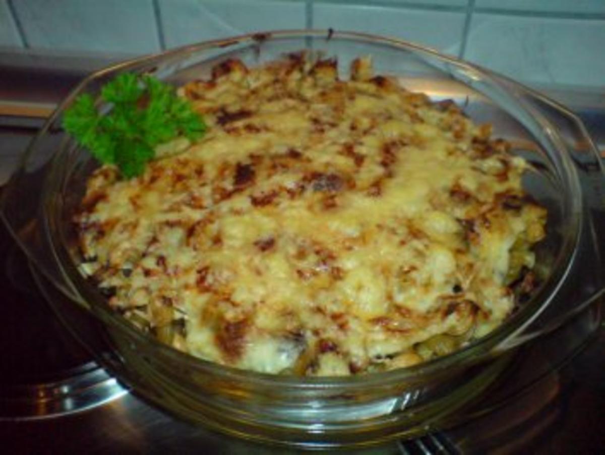 Nudelauflauf mit Champignons in Bechamelsoße - Rezept mit Bild - kochbar.de Nudelauflauf mit Champignons in Bechamelsoße - Rezept mit Bild - kochbar.de