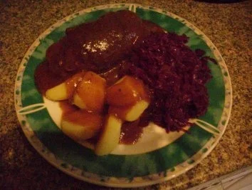 Rezept: Rinderrouladen mit deftiger brauner Soße Bild Nr. 12 Rinderrouladen mit deftiger brauner Soße - Rezept - Bild Nr. 12